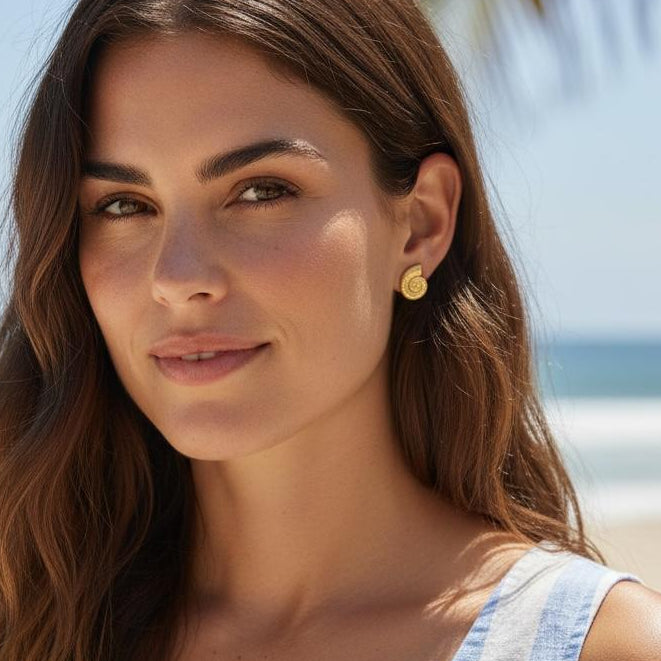 Isla Shell Stud Earrings