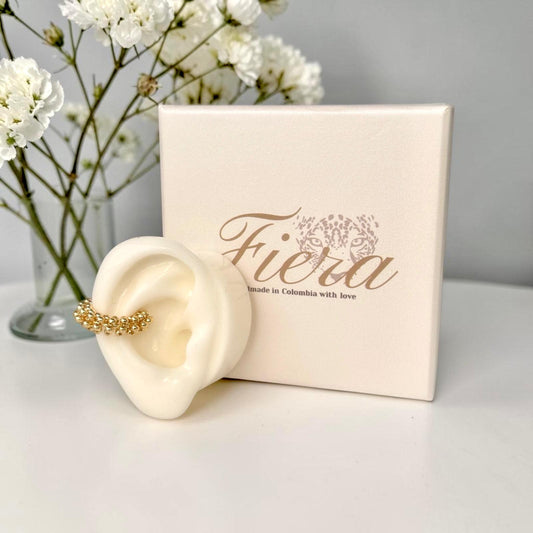 Lucy Earcuff