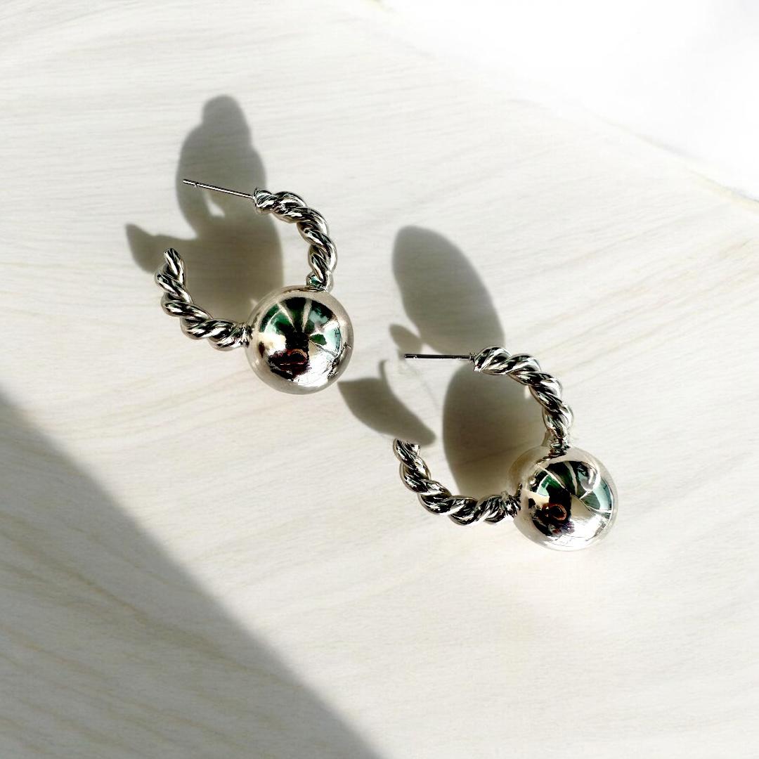 Gaia Hoops