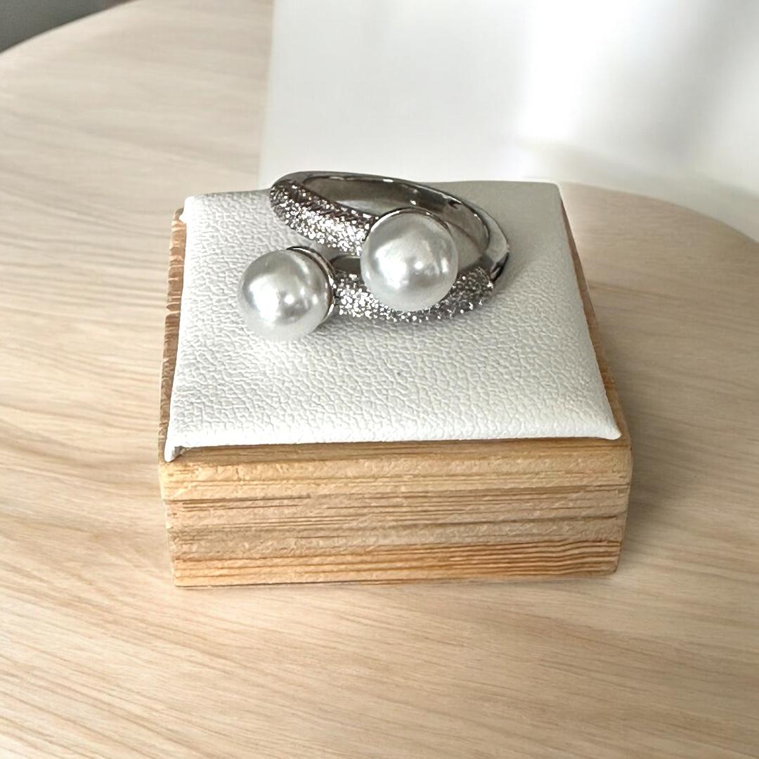 Eve Ring