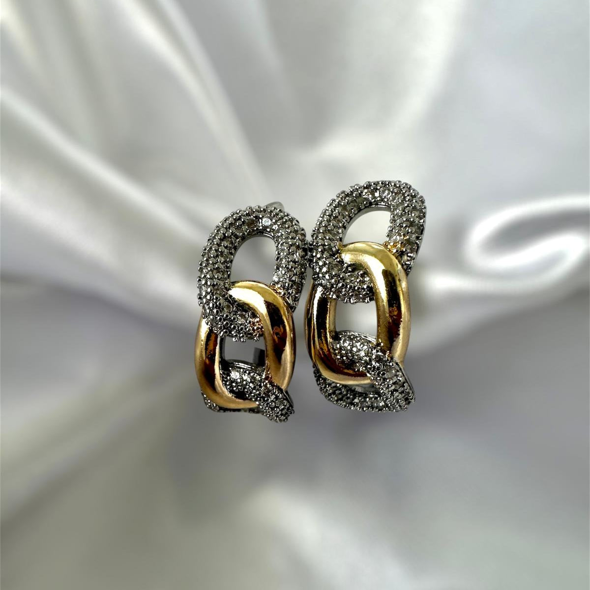 Maia Hoops
