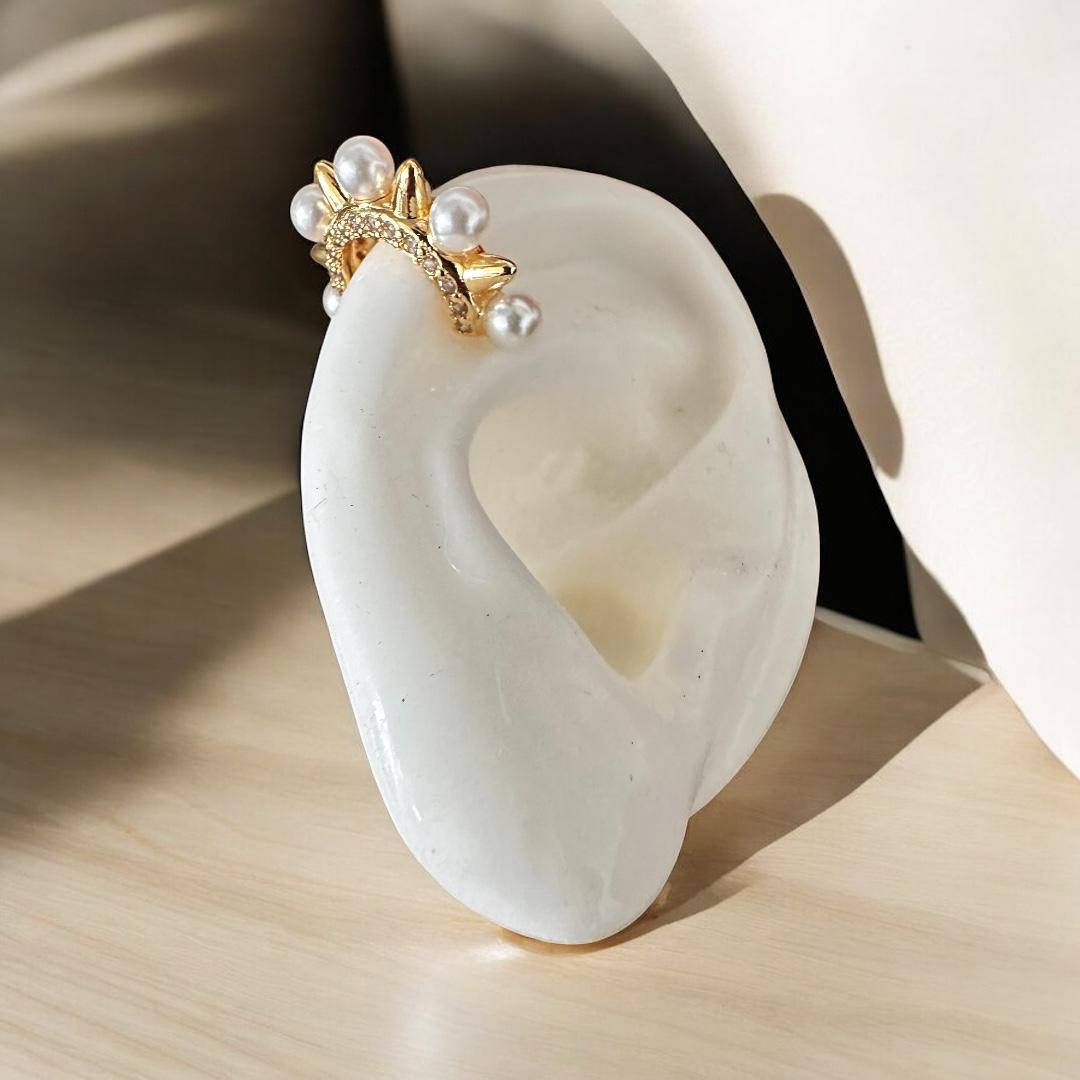 Carola Earcuff