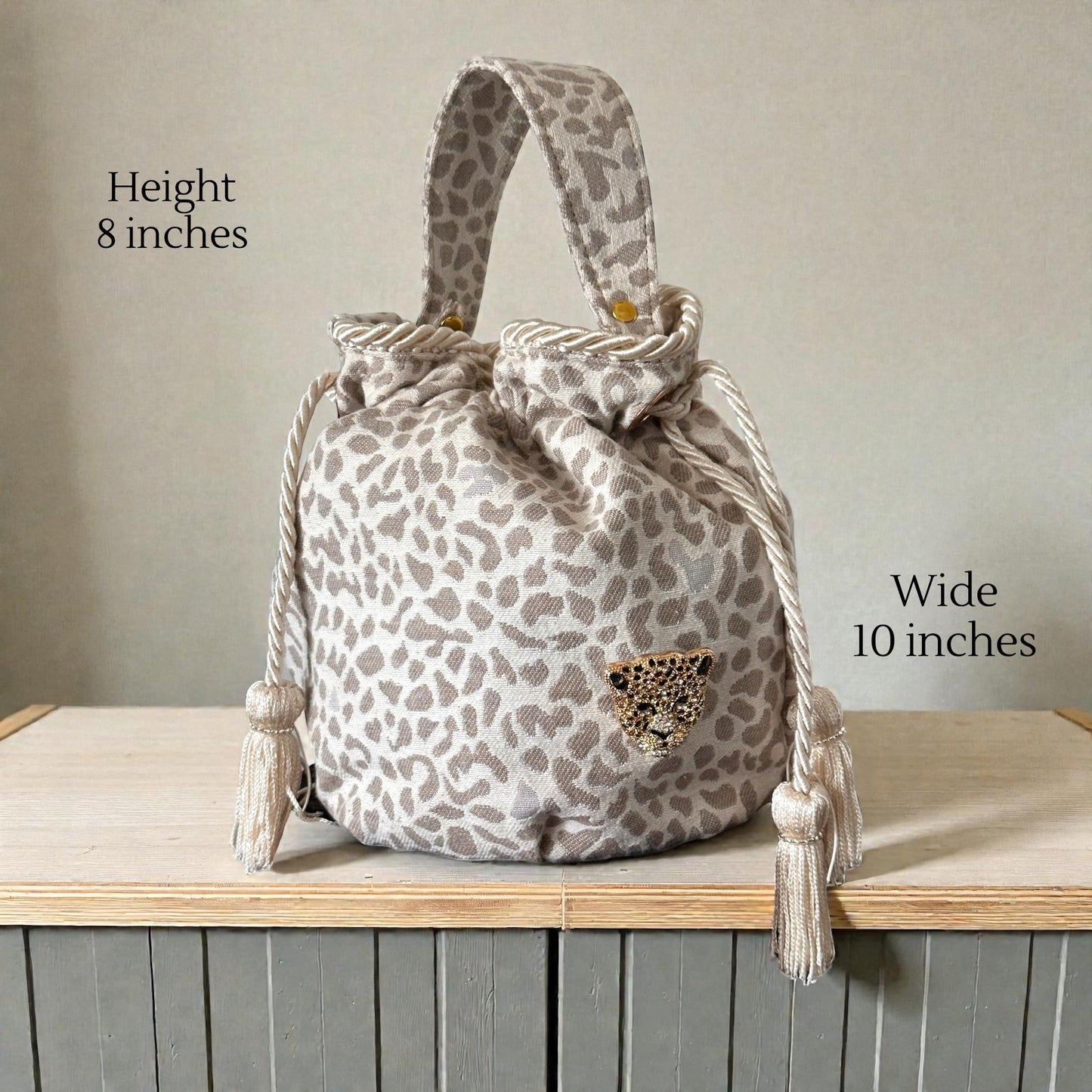 Iris Marfil Bucket Bag